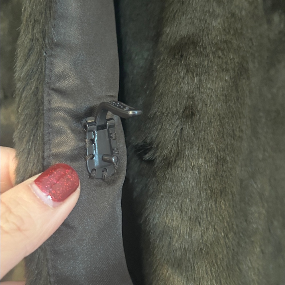 Midnight Velvet Faux Fur Jacket Hook Closure Sleeve and Hem Detail Size Large - Picture 11 of 12